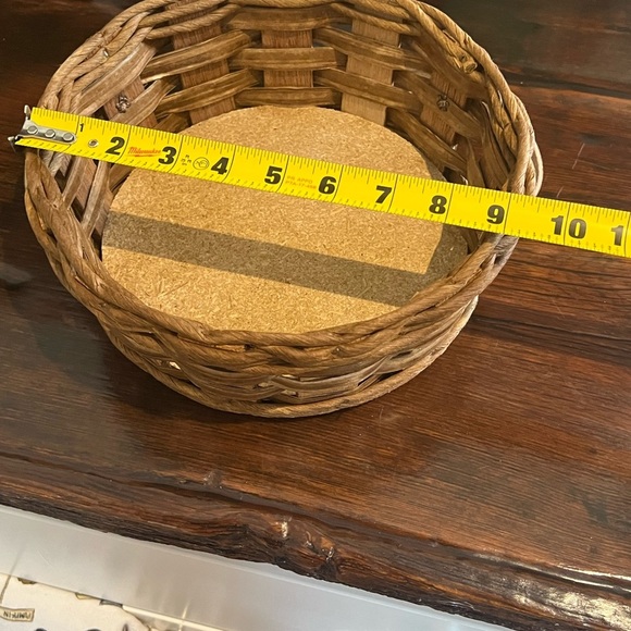 PYREX • VINTAGE WICKER WOVEN • CIRCULAR BASKET TRAY - Picture 4 of 5